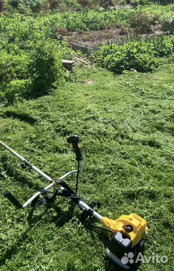 Покос травы триммером уборка участка спил дерева