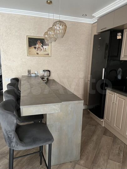 3-к. квартира, 94 м², 7/10 эт.