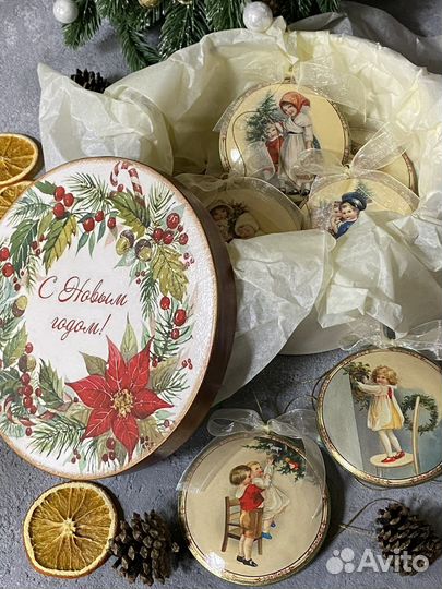 Новогодние медальоны ручной работы