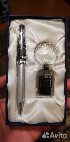 Подарочный набор (ручка и брелок)