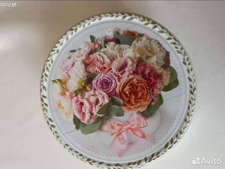 Металлическая коробка