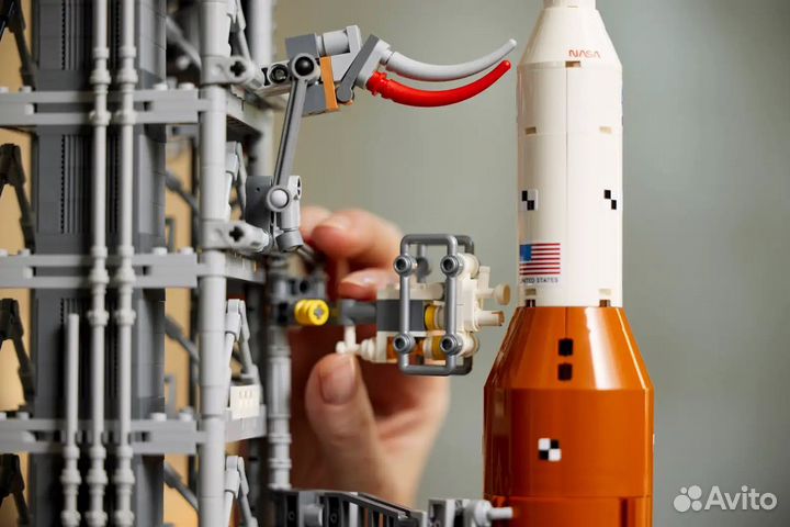 Lego 10341 artemis space launch system