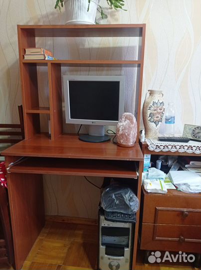 Компьютерный стол