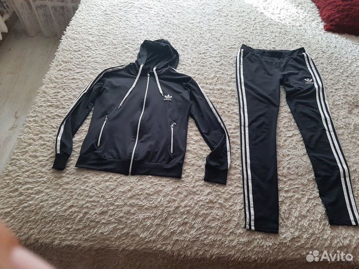 Спортивный костюм женский 46 новый