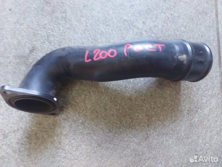 Патрубок интеркулера Mitsubishi L200 внедорожник