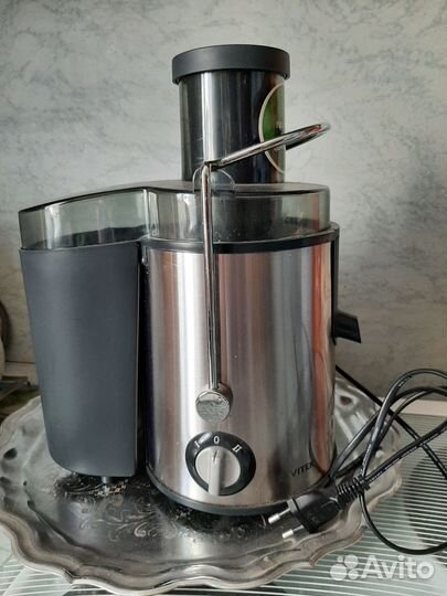 Соковыжималка Vitek 1609 st