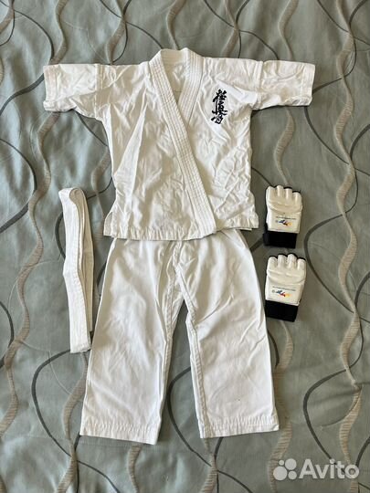 Кимоно для единоборств с перчатками