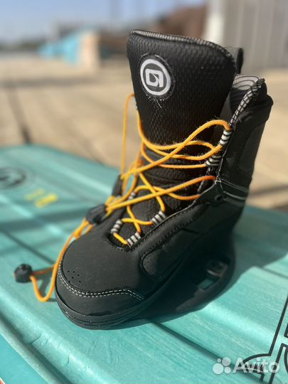 Доска вейкборд Obrien SOB с крепами, парк/катер