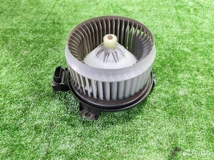 Моторчик печки Toyota Yaris P90 2010