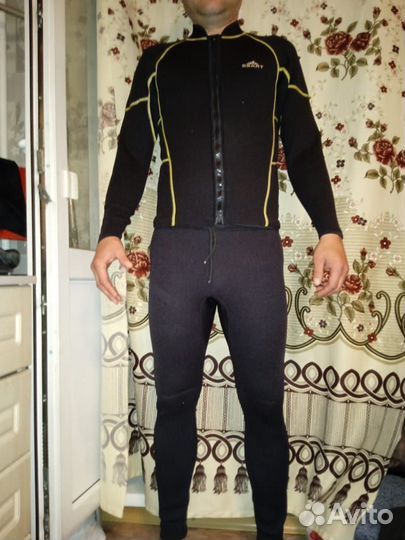 Гидрокостюм женский для плавания