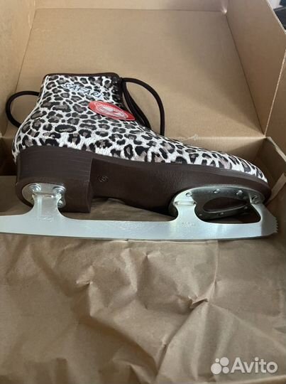 Коньки фигурные новые женские 40 р-р