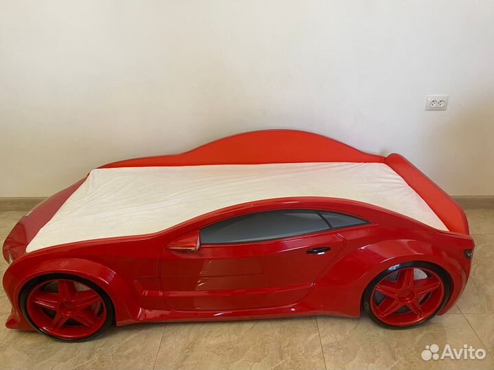 Детская кровать машинка с матрасом бу