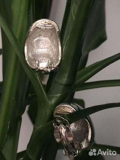 Клипсы, маркировка 1976 Givenchy, Paris New York