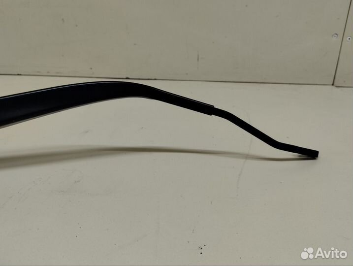 Поводок стеклоочистителя передний правый Mitsubish