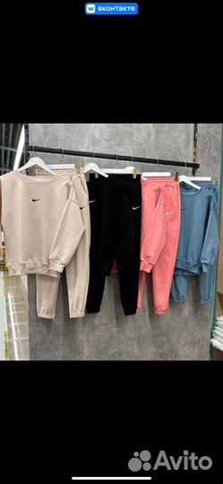 Спортивный костюм женский