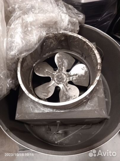 Холодильник от рекламной стойки