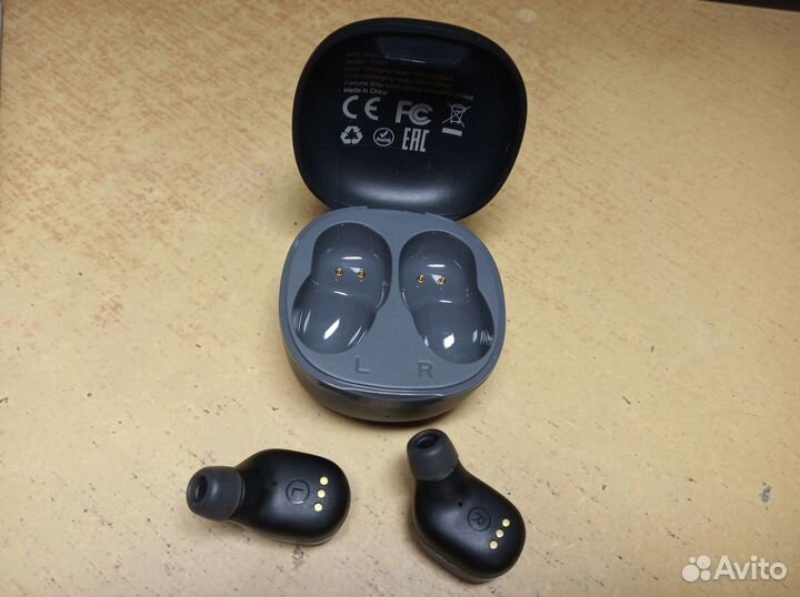 Беспроводные наушники HTC True Wireless Earbuds