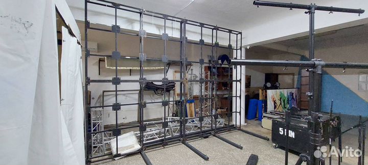 Задник сцены, рекламная конструкция, подиум