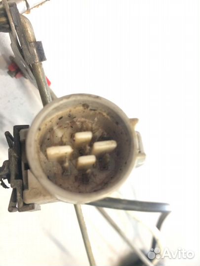 Замок двери передней левой Toyota Carina E 1992-1997