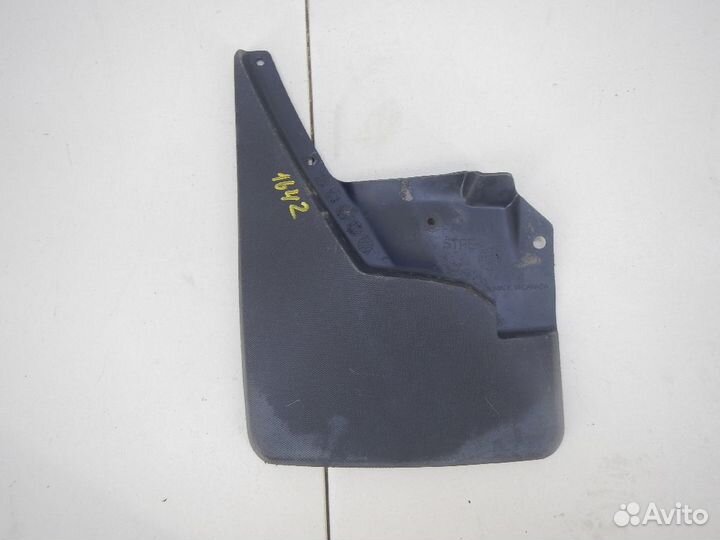 Брызговик передний левый Hummer H3