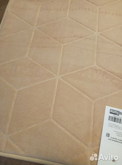 Продается набор ковриков для ванной и туалета