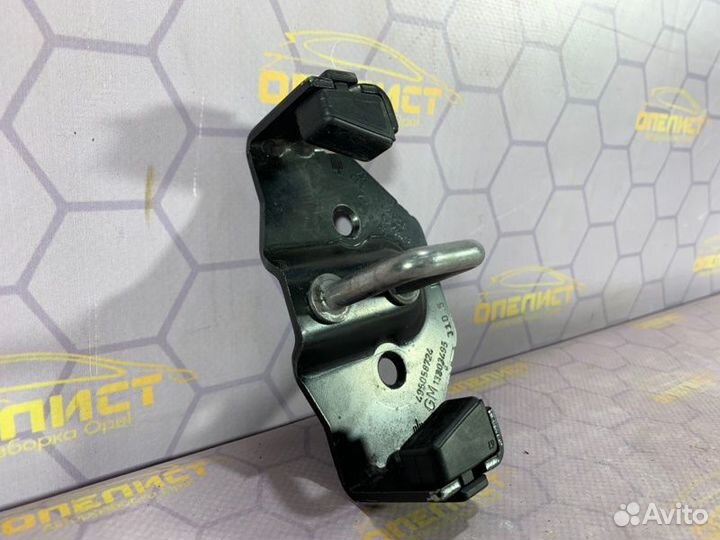 Боёк замка задний Opel Astra H 2005