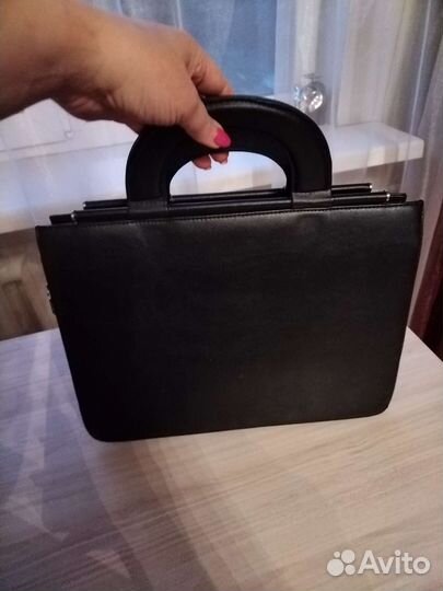 Женский кожаный портфель