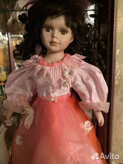 Кукла фарфоровая коллекционная