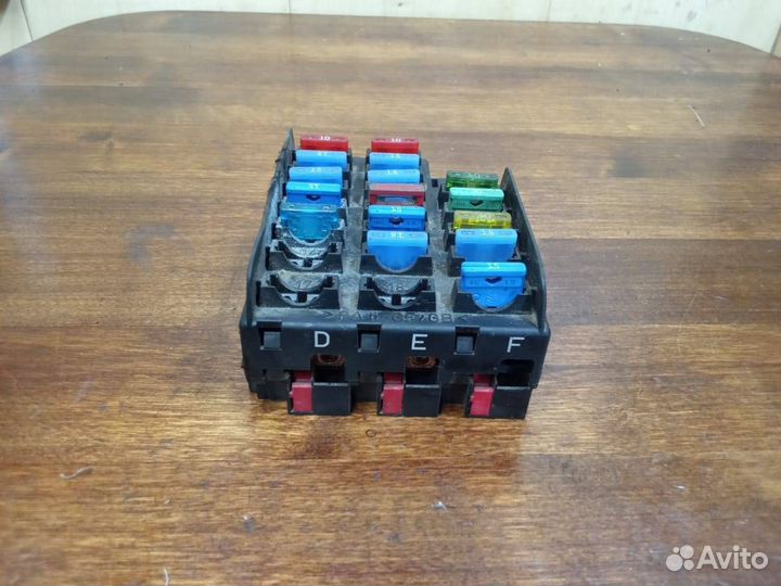 Блок предохранителей Mercedes-Benz C-Класс