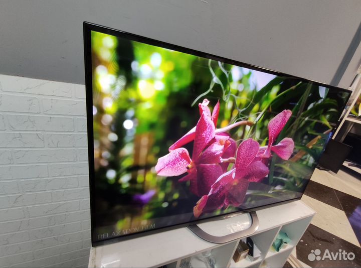 Огромный красочный LG, SMART TV, Wi Fi, 55