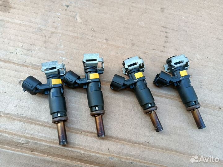 Форсунка топливная Peugeot 308 2011 EP6