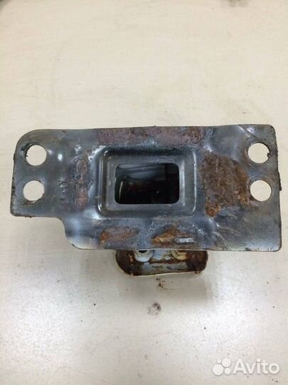 Кронштейн усилителя переднего бампера