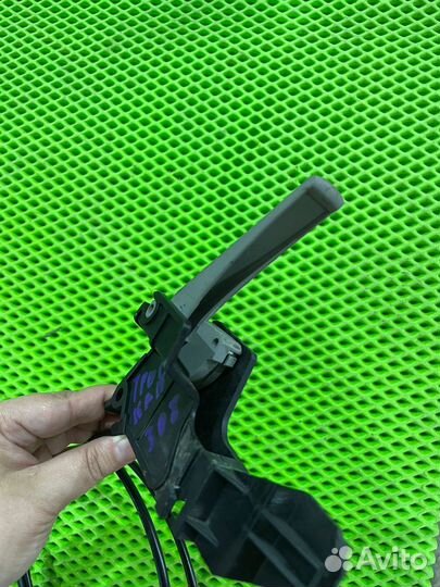 Трос открывания капота Peugeot 308