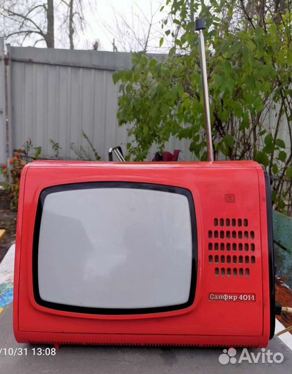Советский антикварный телевизор 