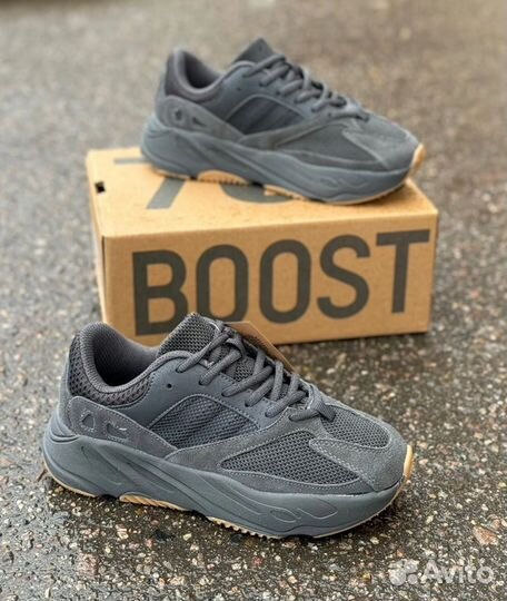 Кроссовки adidas yeezy boost 700