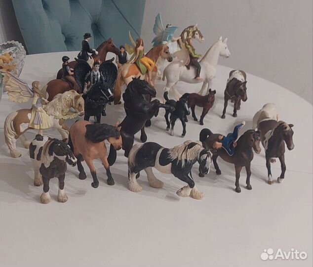 Коллекционное фигурки лошадей фирмы Schleich Шляйх
