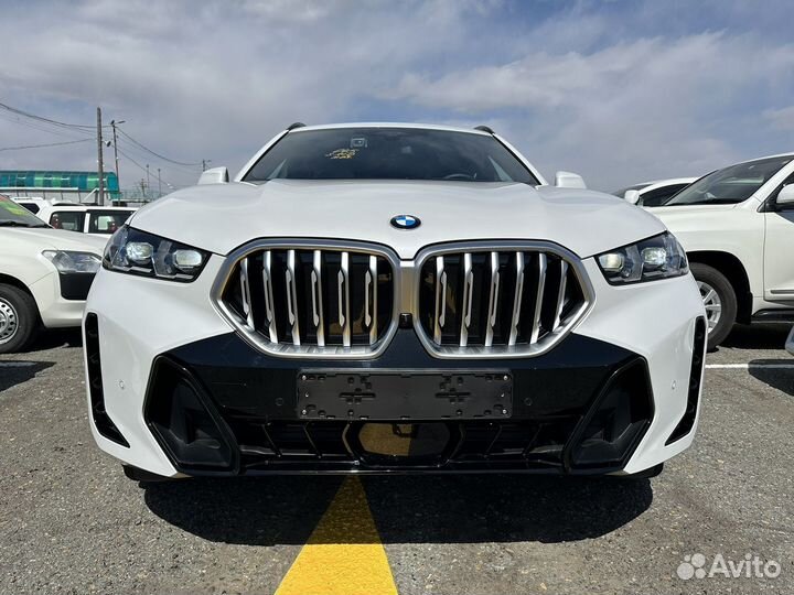 BMW X6 3.0 AT, 2023, 300 км