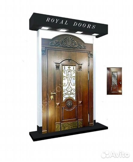 Входная металлическая дверь с ковкой и стеклом