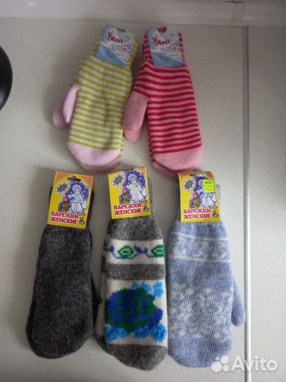 Варежки вязаные женские