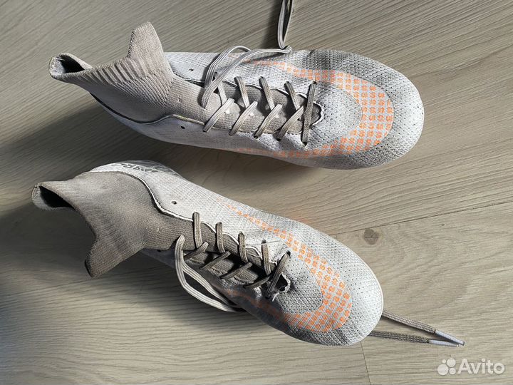 Футбольные бутсы