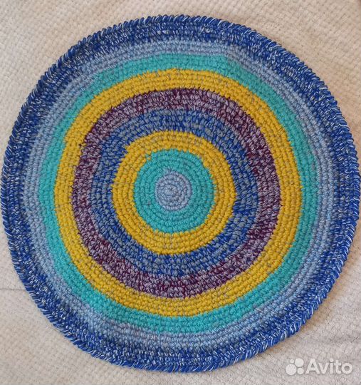 Коврик вязаный