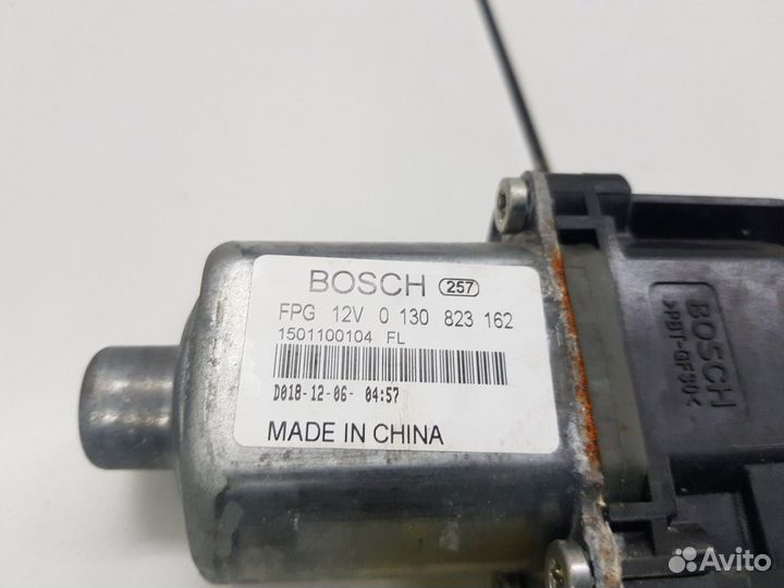 Моторчик стеклоподъемника передний левый