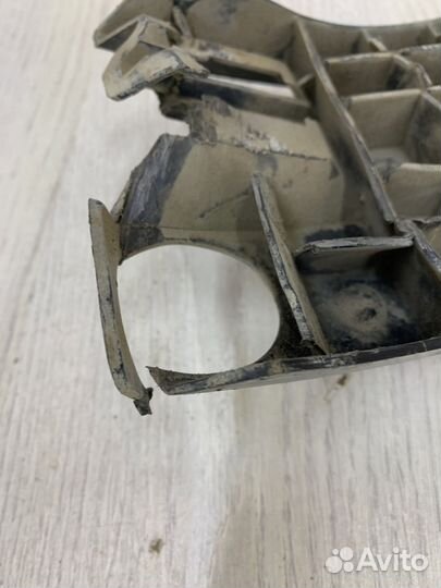 Кронштейн крепление бампера Renault laguna 2 Прав