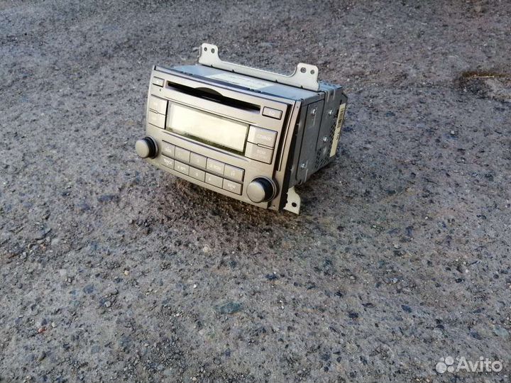 Штатная магнитола Hyundai Grand Starex