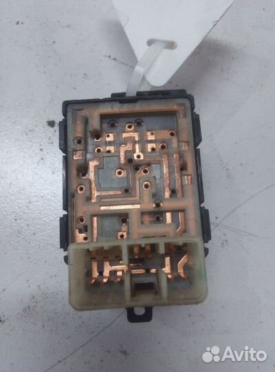 Kia Rio (QB) lll переключатель регулировки зеркала