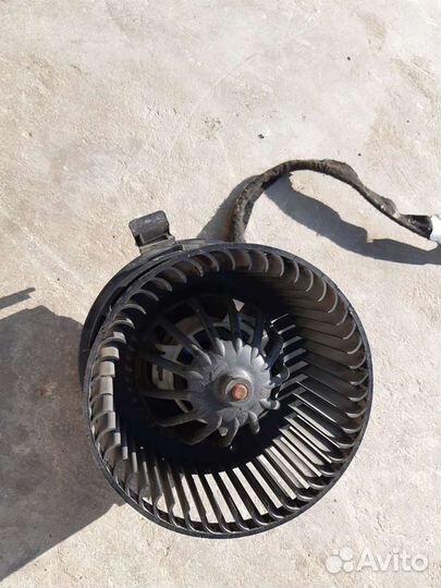 Моторчик печки Renault Duster. X90 P35 CH