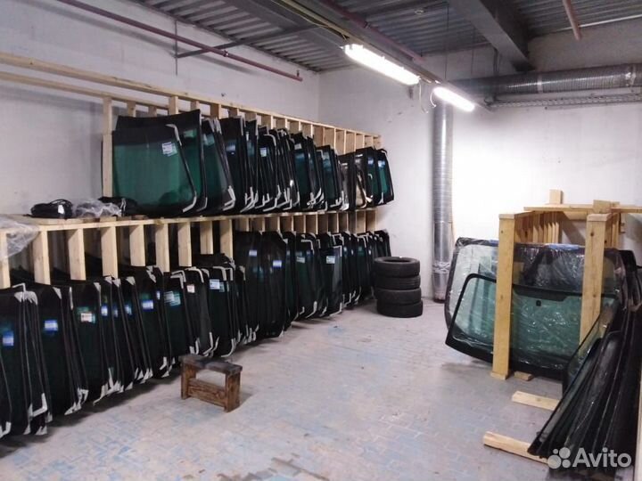 Лобовое стекло на Ауди 100