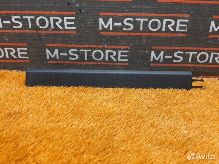 Накладка салазки сиденья передняя левая Volkswagen