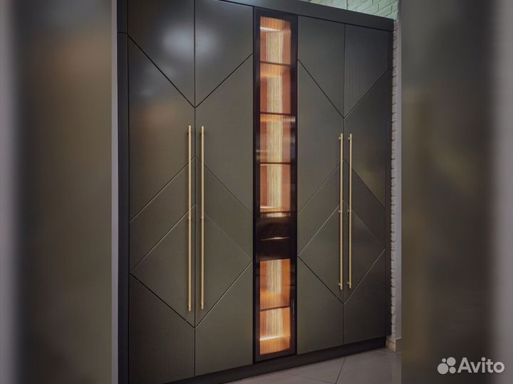 Шкаф в гостинную