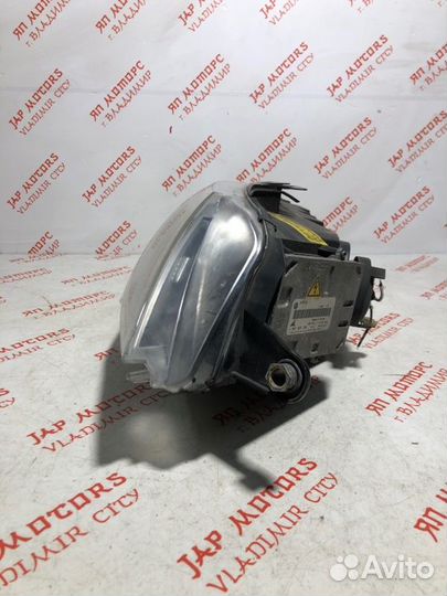 Фара ксеноновая правая Volkswagen Passat Cc седан